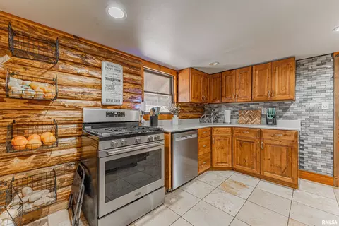 Kitchen - 1955 E 2700 N Rd, Blue Mound, IL 62513 photo 2 of 3