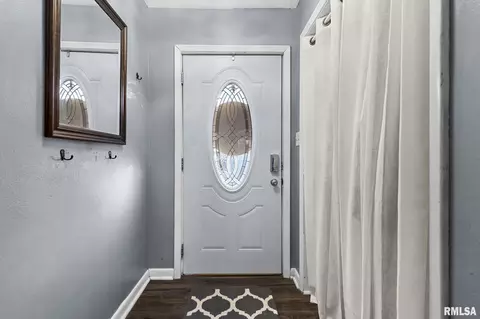 Entry Way - 53 Rosaria Rd, Springfield, IL 62702 photo 1 of 1