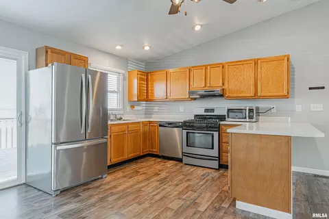 Kitchen - 811 W Monroe St, Athens, IL 62613 photo 1 of 2