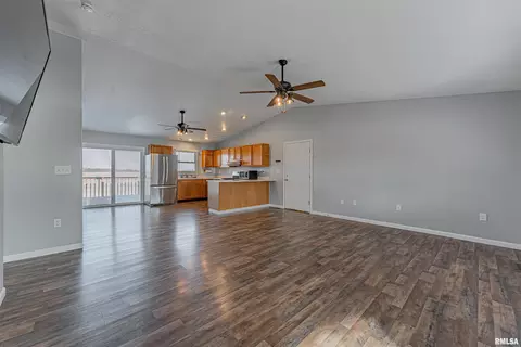 Living - 811 W Monroe St, Athens, IL 62613 photo 1 of 2