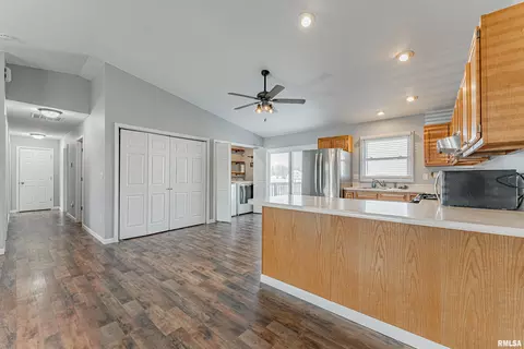 Entry Way - 811 W Monroe St, Athens, IL 62613 photo 1 of 2