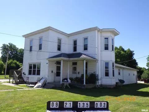 613 E College Ave, Jacksonville, IL 62650
