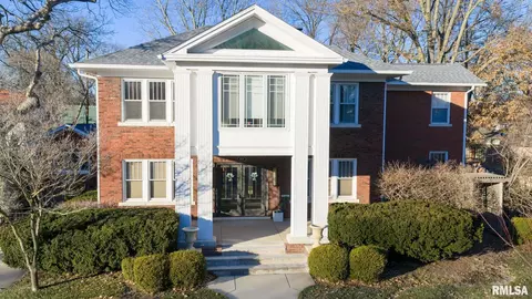 1037 Woodland Ave, Springfield, IL 62704