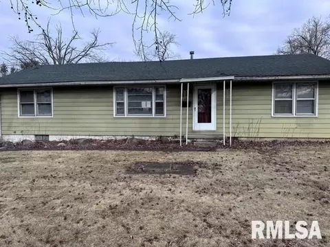 6 W Westway Dr, Decatur, IL 62522