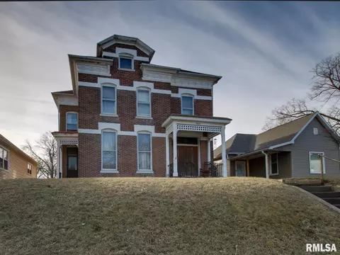 1604 State St, Quincy, IL 62301