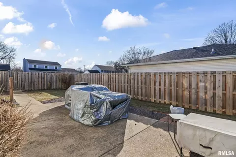 Exterior - 3700 Whig St, Springfield, IL 62711 photo 4 of 4