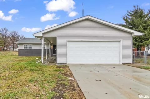 Other - 614 E Walnut St, Chatham, IL 62629 photo 2 of 4