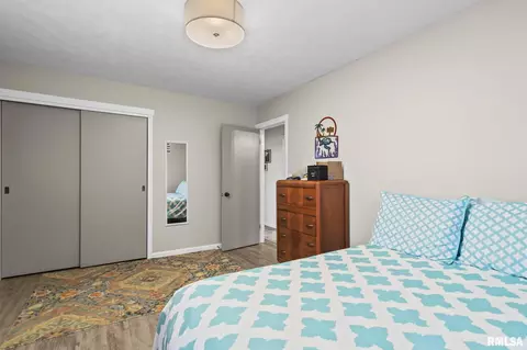 Bedroom - 614 E Walnut St, Chatham, IL 62629 photo 6 of 7