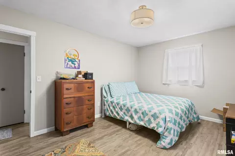 Bedroom - 614 E Walnut St, Chatham, IL 62629 photo 4 of 7
