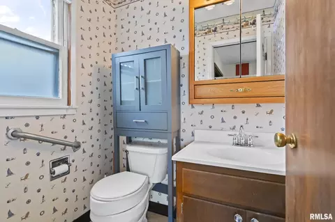 Bath - 1315 W Ash St, Springfield, IL 62704 photo 1 of 2