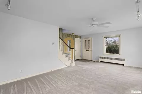 Living - 1315 W Ash St, Springfield, IL 62704 photo 2 of 7