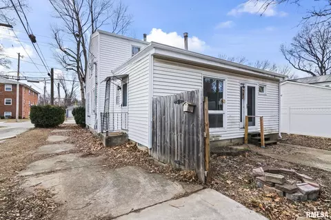 Exterior - 1315 W Ash St, Springfield, IL 62704 photo 6 of 6