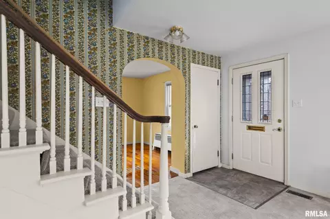 Entry Way - 1315 W Ash St, Springfield, IL 62704 photo 1 of 3