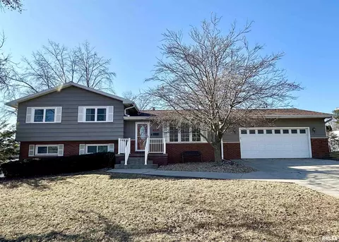 15 E Forest Park St, Jacksonville, IL 62650