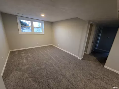 1921 N Albany St, Springfield, IL 62702 photo 14