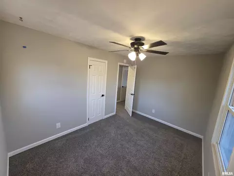 1921 N Albany St, Springfield, IL 62702 photo 8