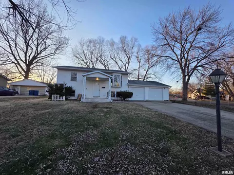 1921 N Albany St, Springfield, IL 62702
