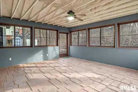 Exterior - 3920 W Bluffs Rd, Springfield, IL 62711 photo 3 of 6