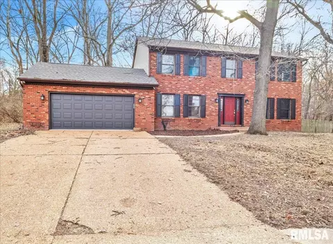 3920 W Bluffs Rd, Springfield, IL 62711