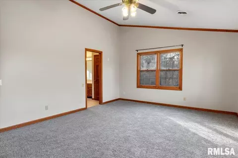 Bedroom - 3920 W Bluffs Rd, Springfield, IL 62711 photo 6 of 8