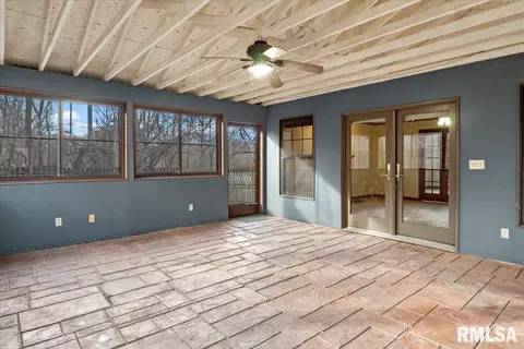 Exterior - 3920 W Bluffs Rd, Springfield, IL 62711 photo 4 of 6