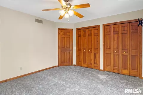 Bedroom - 3920 W Bluffs Rd, Springfield, IL 62711 photo 3 of 8