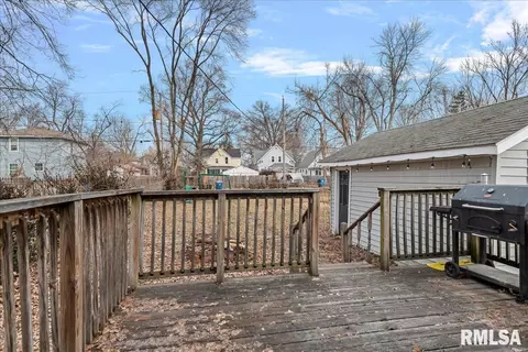 Exterior - 443 W Vine St, Springfield, IL 62704 photo 1 of 3