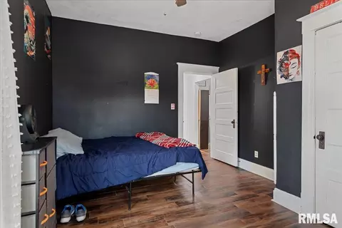 Bedroom - 443 W Vine St, Springfield, IL 62704 photo 2 of 2