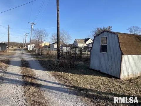Exterior - 706 E Madison St, Casey, IL 62420 photo 7 of 11