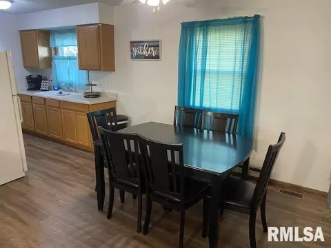 Dining - 706 E Madison St, Casey, IL 62420 photo 1 of 1