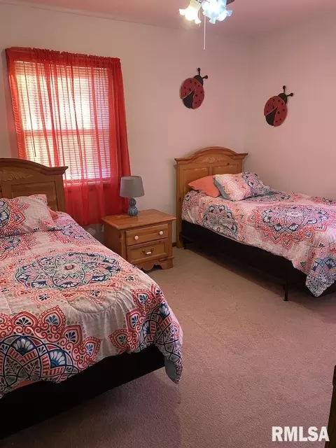 Bedroom - 706 E Madison St, Casey, IL 62420 photo 2 of 4