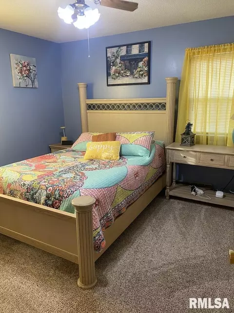 Bedroom - 706 E Madison St, Casey, IL 62420 photo 3 of 4