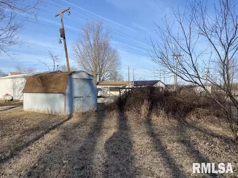 Exterior - 706 E Madison St, Casey, IL 62420 photo 6 of 11