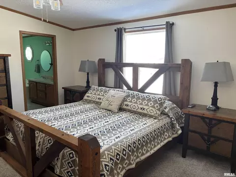 Bedroom - 400 W Collins St, Mendon, IL 62351 photo 1 of 5