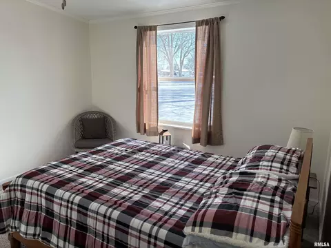 Bedroom - 400 W Collins St, Mendon, IL 62351 photo 4 of 5