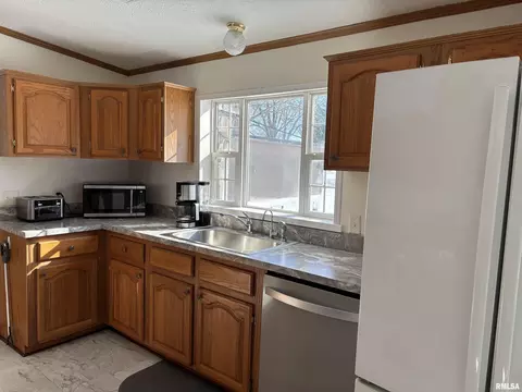Kitchen - 400 W Collins St, Mendon, IL 62351 photo 3 of 4