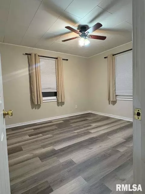 Bedroom - 2267 Cincinnati Ave, Grandview, IL 62702 photo 1 of 2