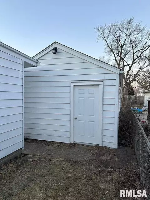 Other - 2267 Cincinnati Ave, Grandview, IL 62702 photo 8 of 13