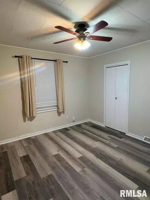 Bedroom - 2267 Cincinnati Ave, Grandview, IL 62702 photo 2 of 2