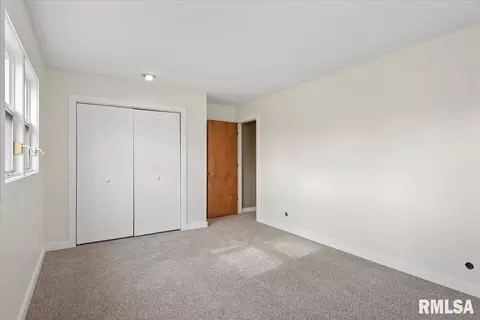 2357 Grinnell Dr, Springfield, IL 62704 photo 13