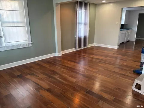 1800 E Stanford Ave, Springfield, IL 62703 photo 2
