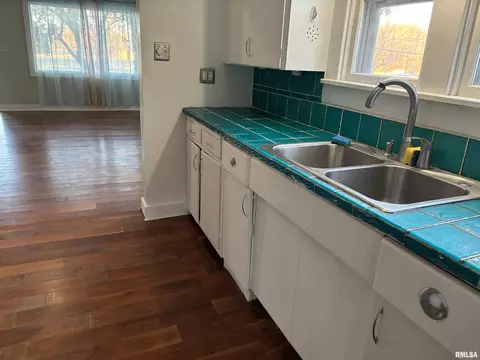 1800 E Stanford Ave, Springfield, IL 62703 photo 6