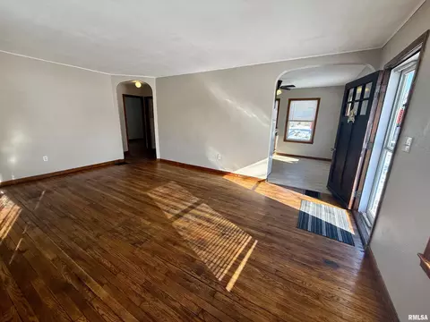 Living - 219 E Mulberry St, Mendon, IL 62351 photo 2 of 3
