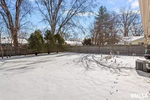 Exterior - 216 N Durkin Dr, Springfield, IL 62702 photo 3 of 3