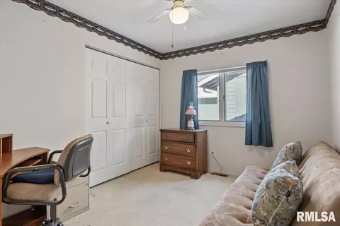 Bedroom - 216 N Durkin Dr, Springfield, IL 62702 photo 3 of 4
