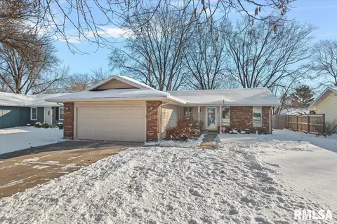 216 N Durkin Dr, Springfield, IL 62702