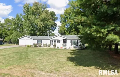 307 Smith St, Loami, IL 62661