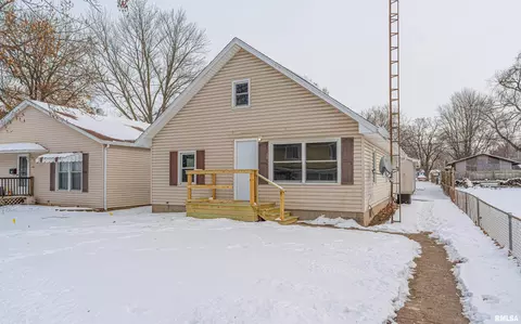 608 N Monroe St, Lincoln, IL 62656