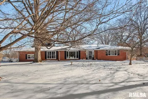 158 Country Lake Rd, Springfield, IL 62711