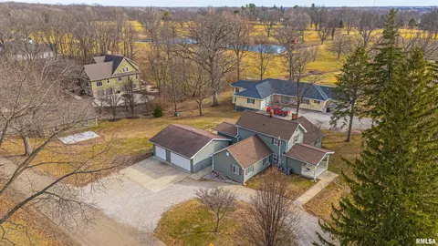1528 Forest Hills Rd, Lincoln, IL 62656